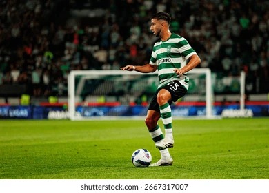 梅西专访将在周二发布，每体称梅西将透露他重返诺坎普的原因